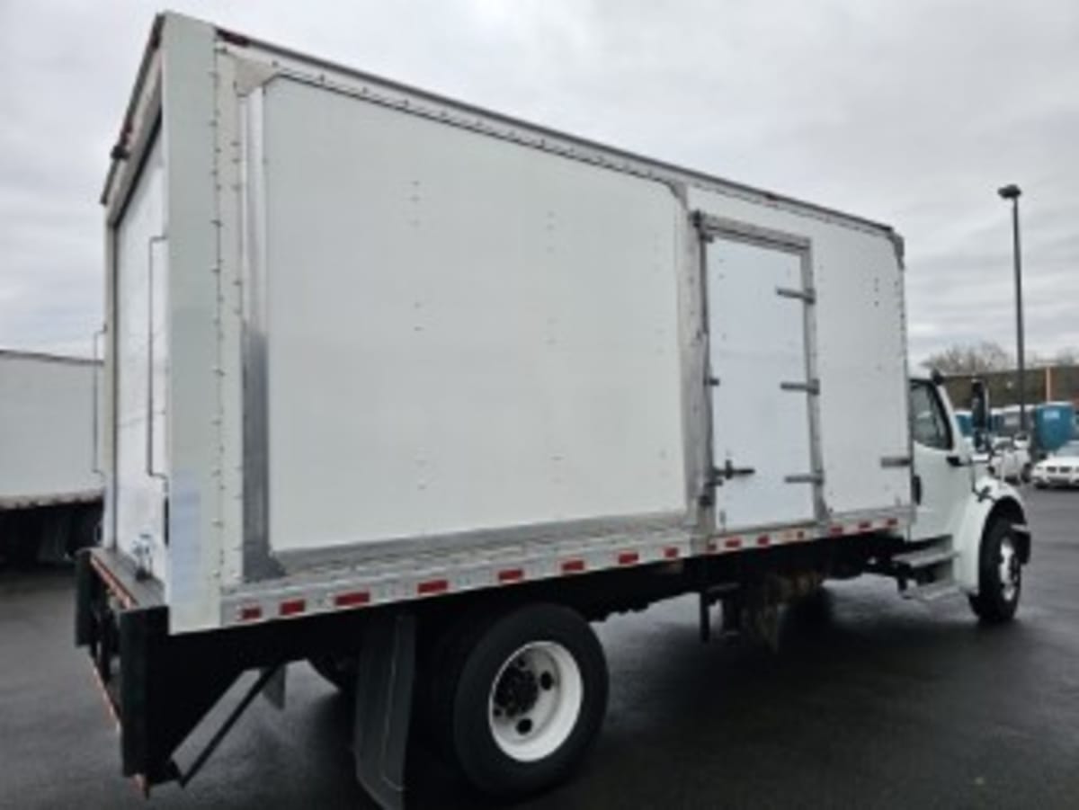 2019 Freightliner/Mercedes M2 106 881078