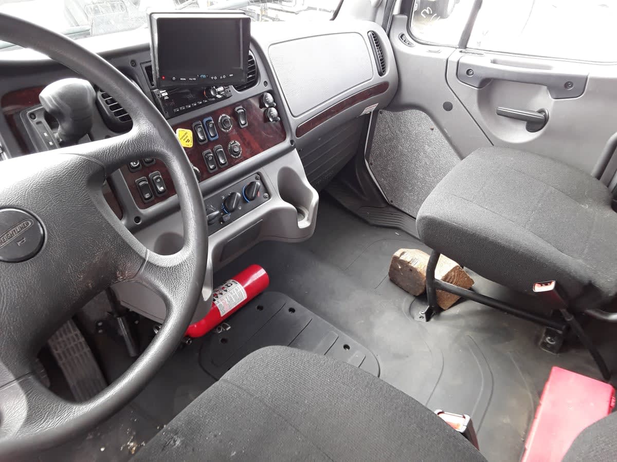 2019 Freightliner M2 106 881113