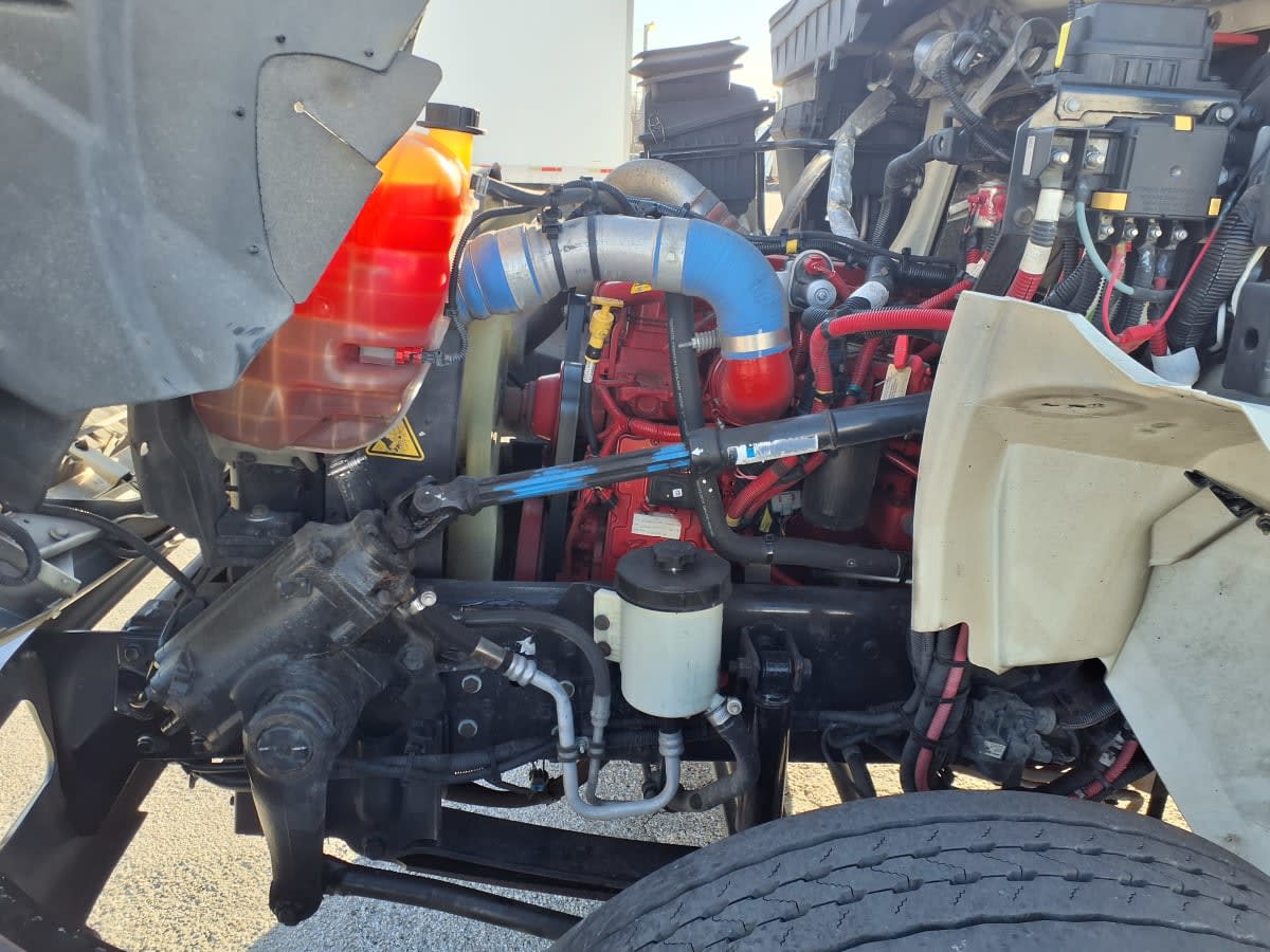 2019 International 4300 - image 9