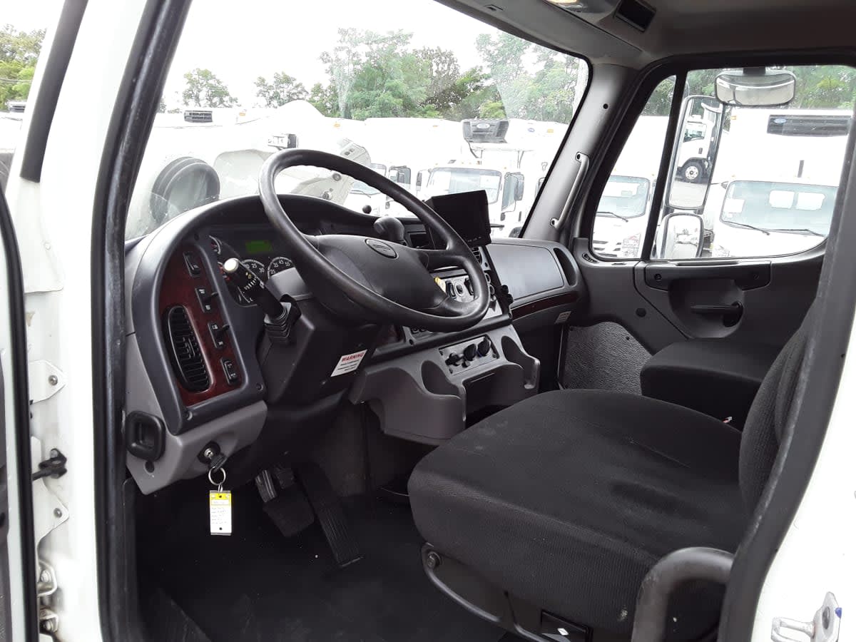 2019 Freightliner M2 106 881132