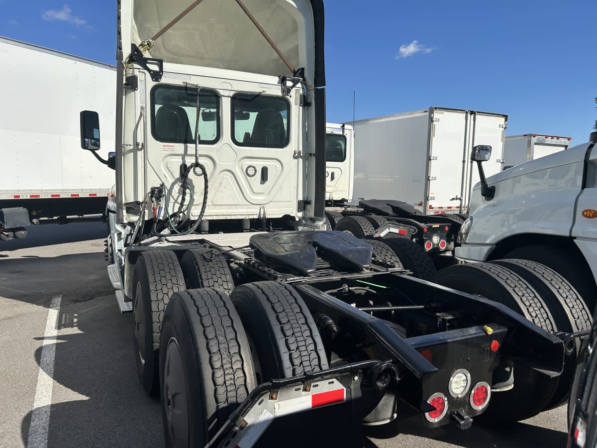 2020 Freightliner - image 6