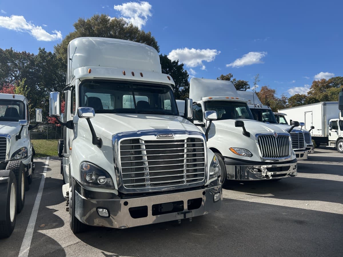 2020 Freightliner - image 2