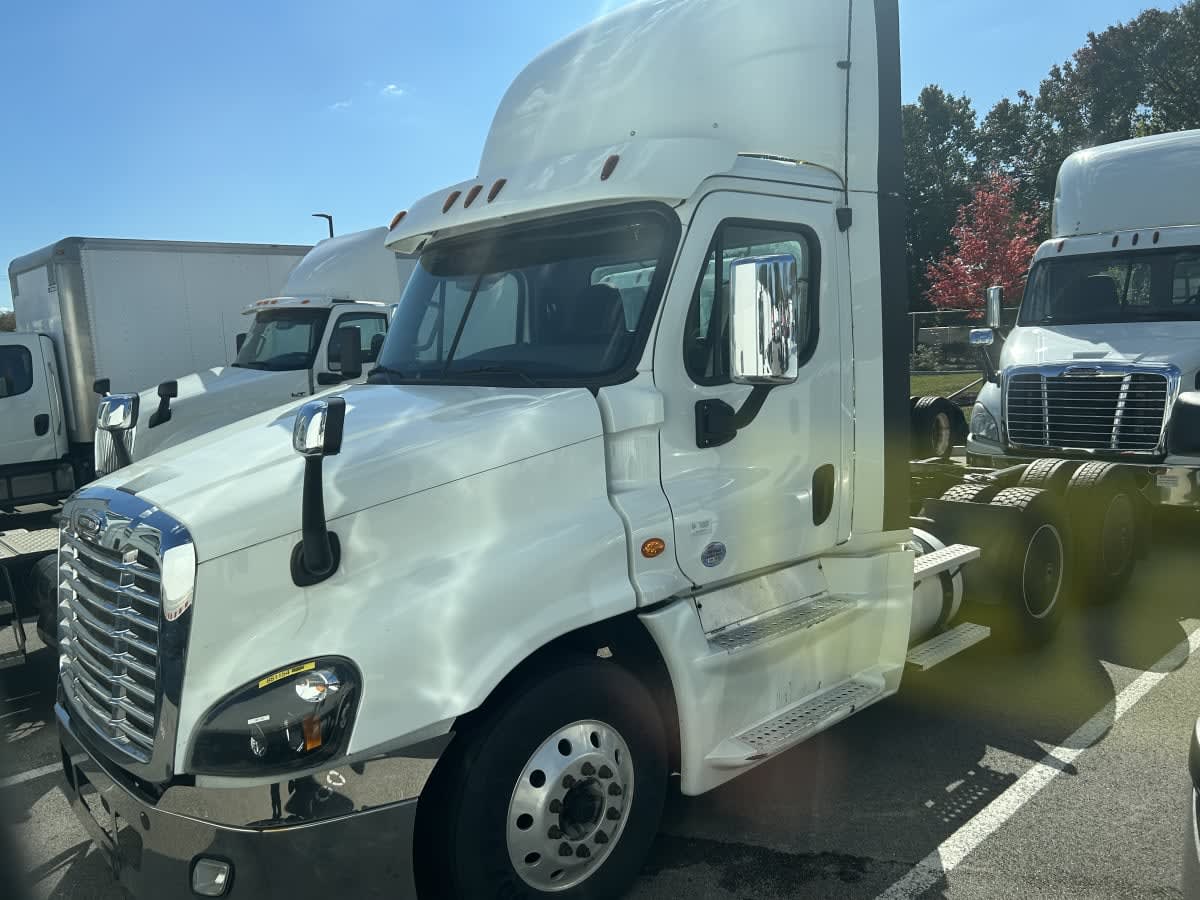 2020 Freightliner - image 1