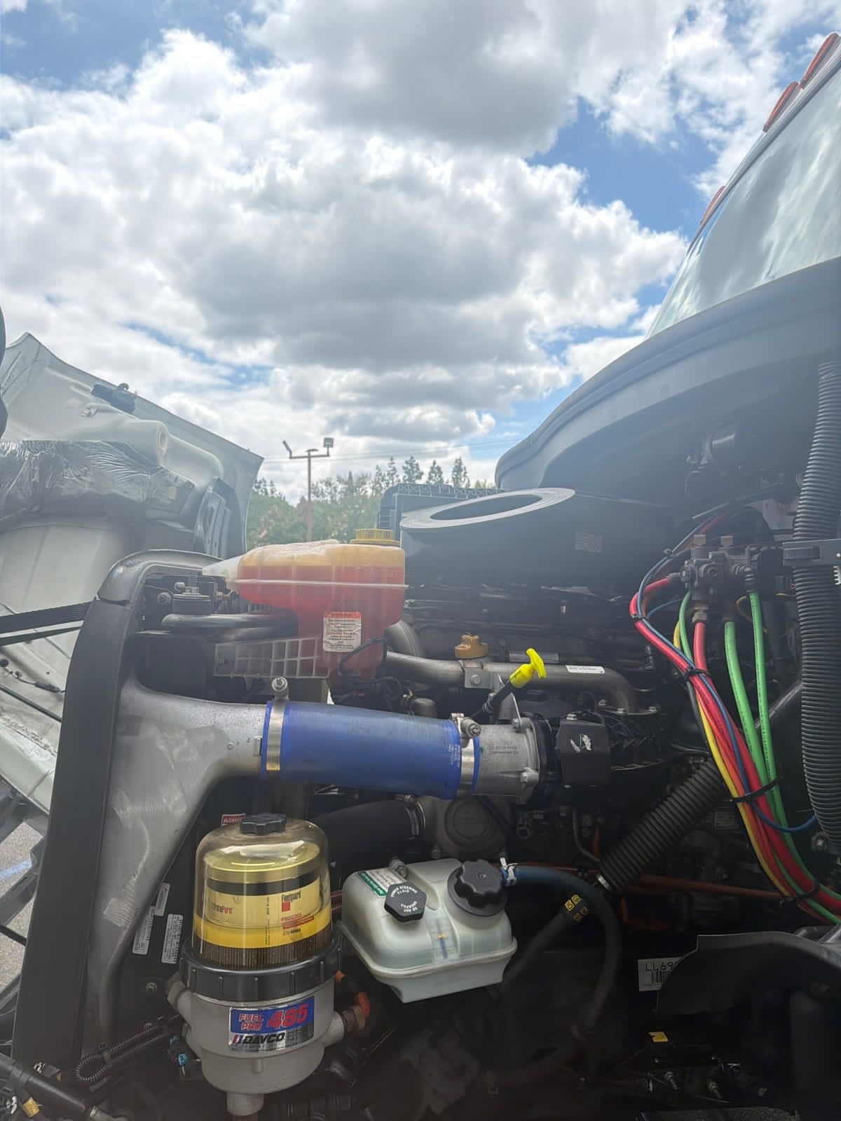 2020 Freightliner Cascadia in Pomona, CA — photo 8