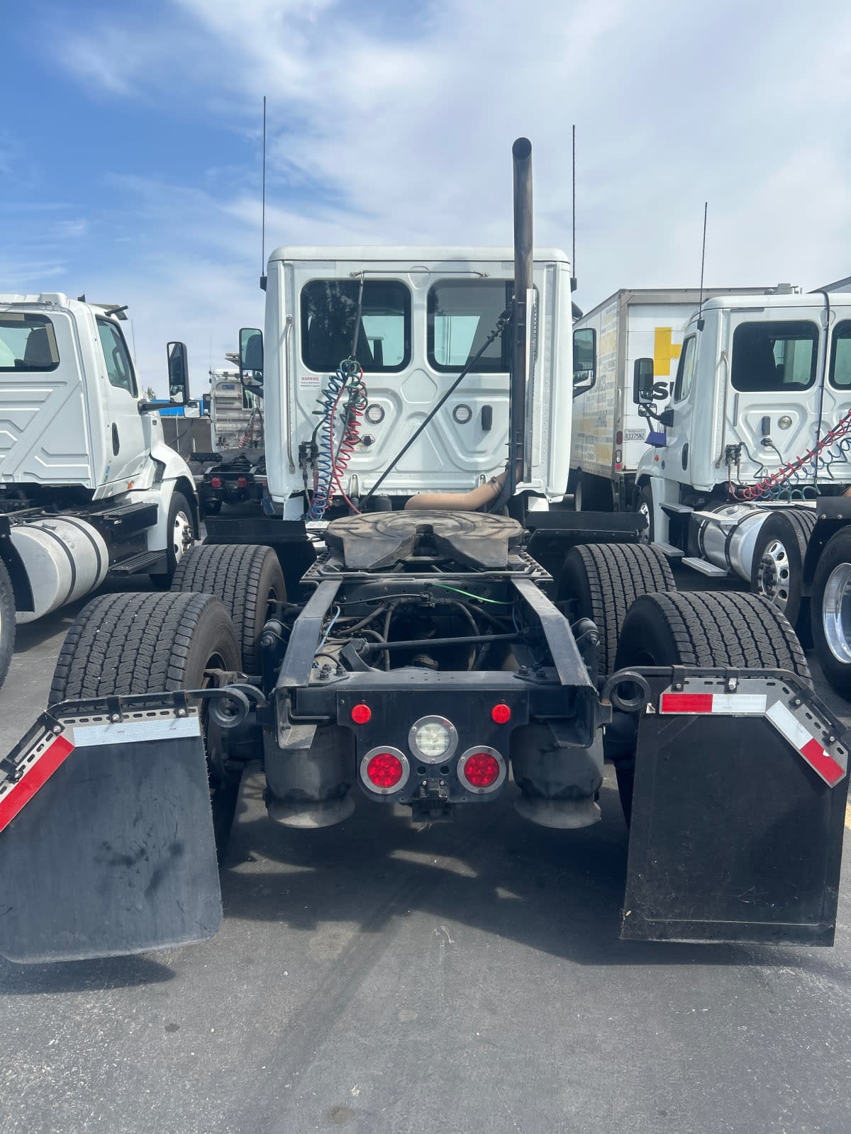 2020 Freightliner Cascadia in Pomona, CA — photo 5
