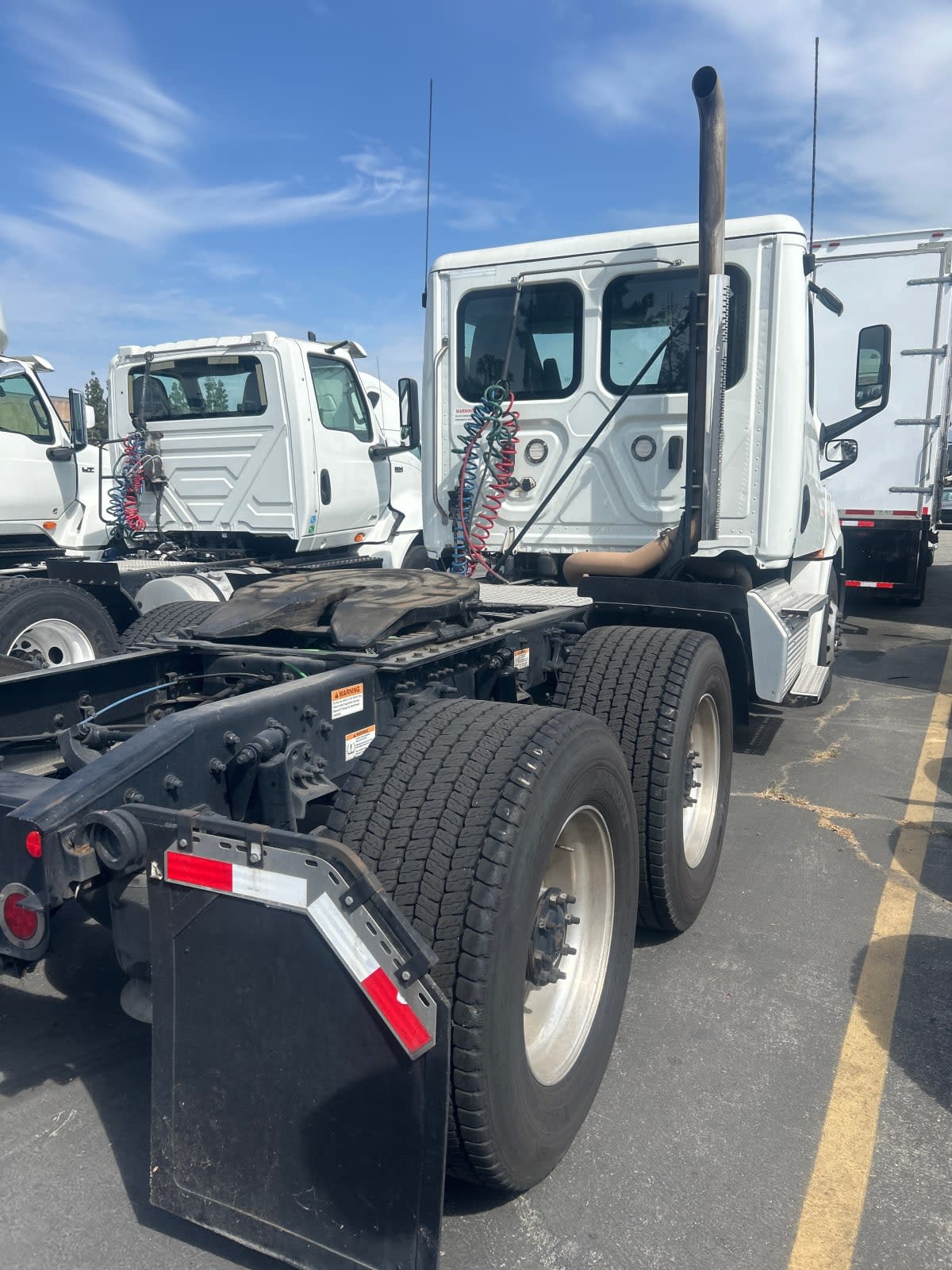 2020 Freightliner Cascadia in Pomona, CA — photo 4