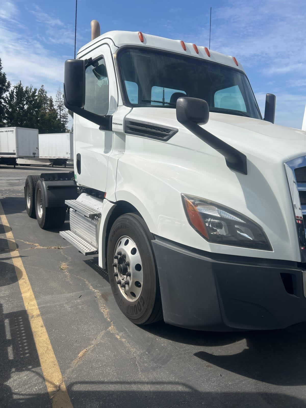 2020 Freightliner Cascadia in Pomona, CA