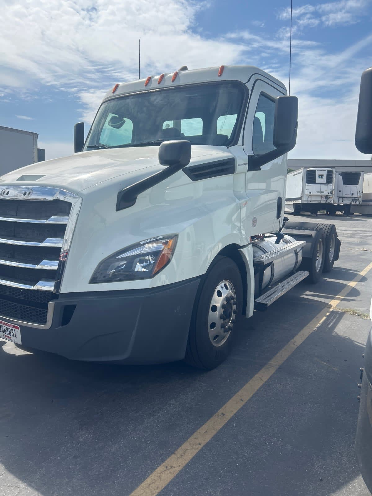 2020 Freightliner Cascadia in Pomona, CA — photo 3