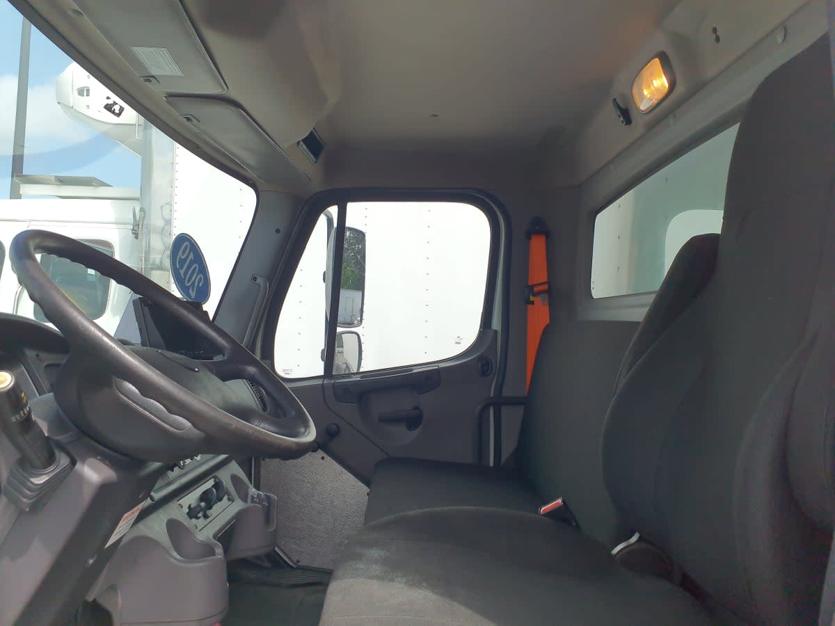 2019 Freightliner M2 106 881215