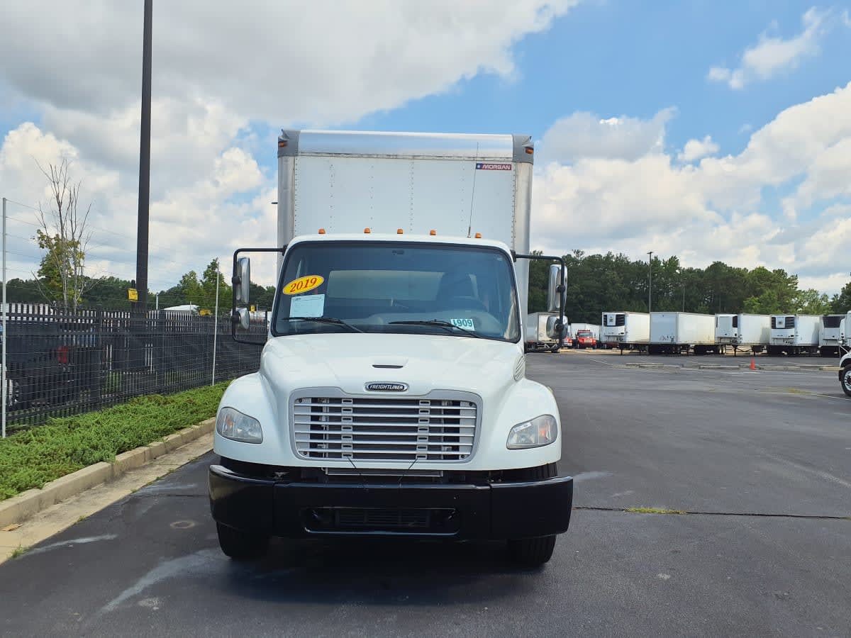 2019 Freightliner M2 106 in Atlanta, GA — photo 2