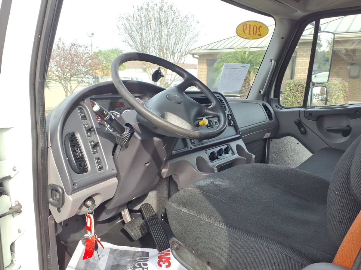 2019 Freightliner/Mercedes M2 106 881224