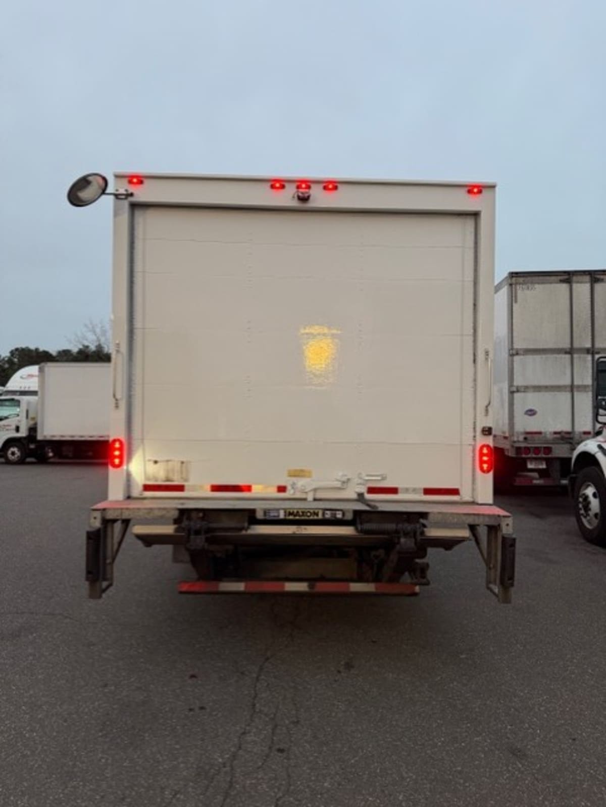 2019 Navistar International 4300 SBA 881235