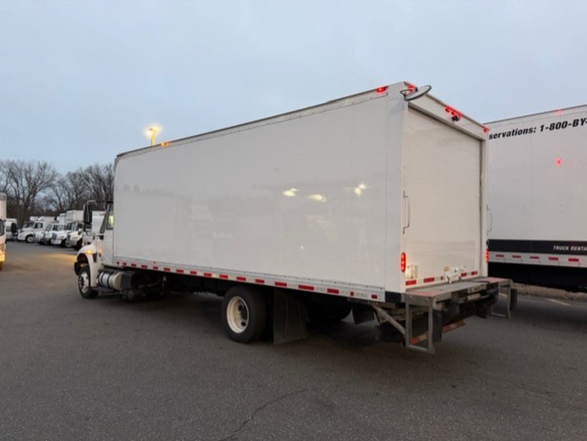 2019 Navistar International 4300 SBA 881235