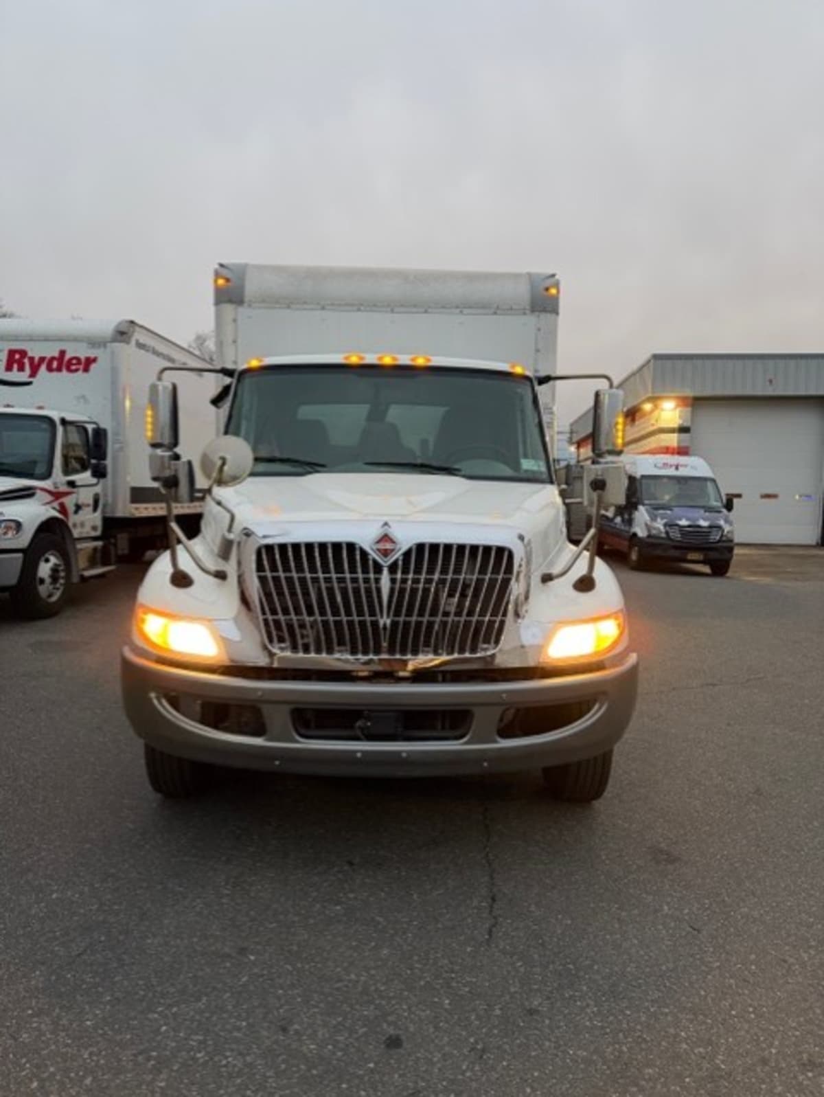 2019 Navistar International 4300 SBA 881235