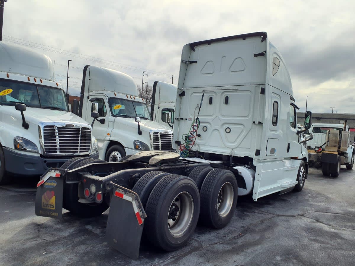 2020 Freightliner - image 4