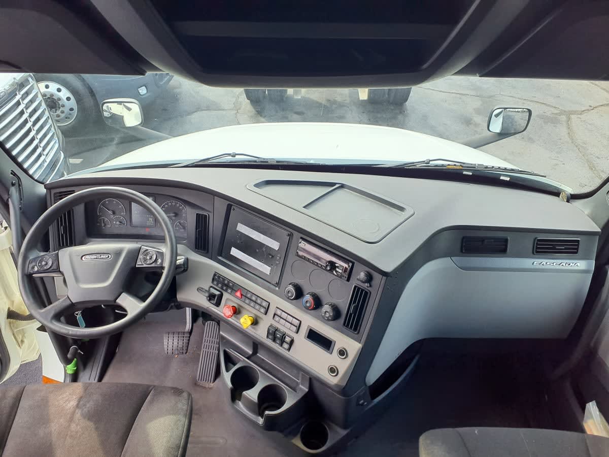 2020 Freightliner - image 7