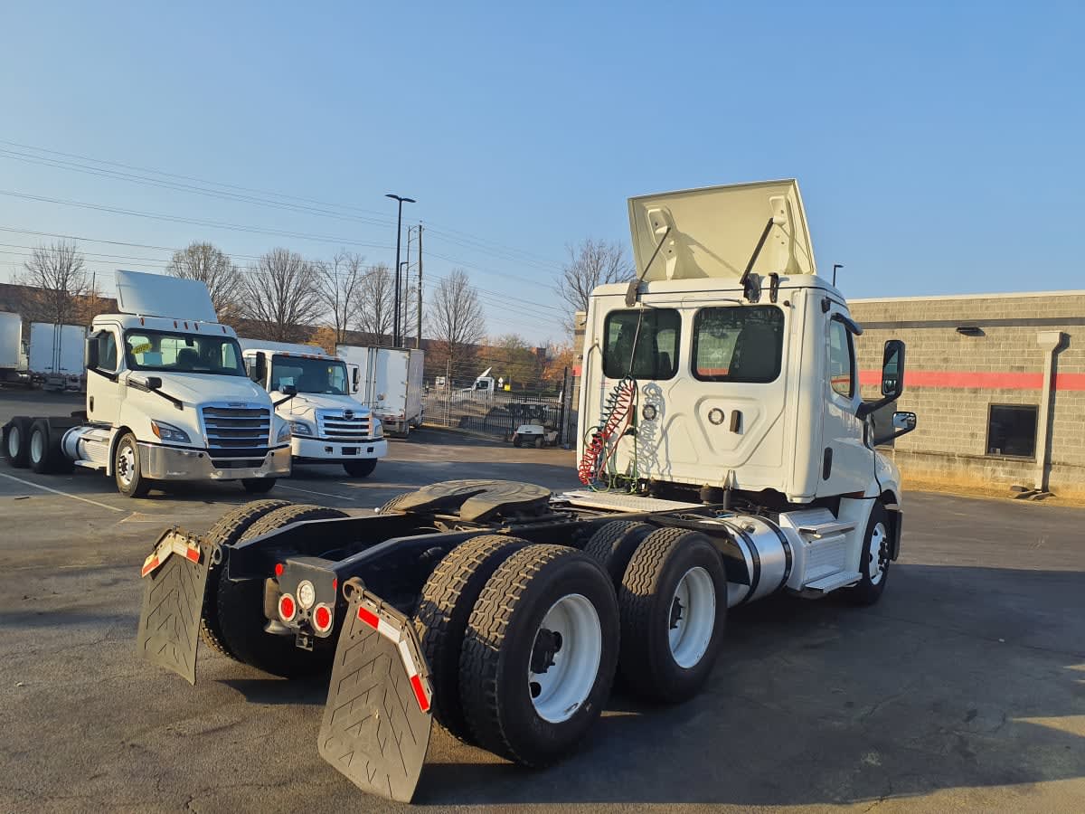 2020 Freightliner - image 4