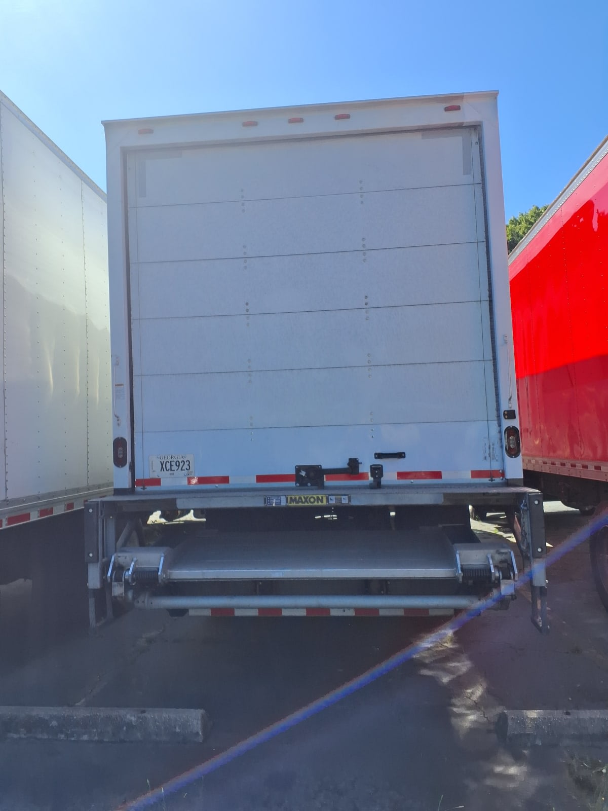 2019 Freightliner/Mercedes M2 106 881353