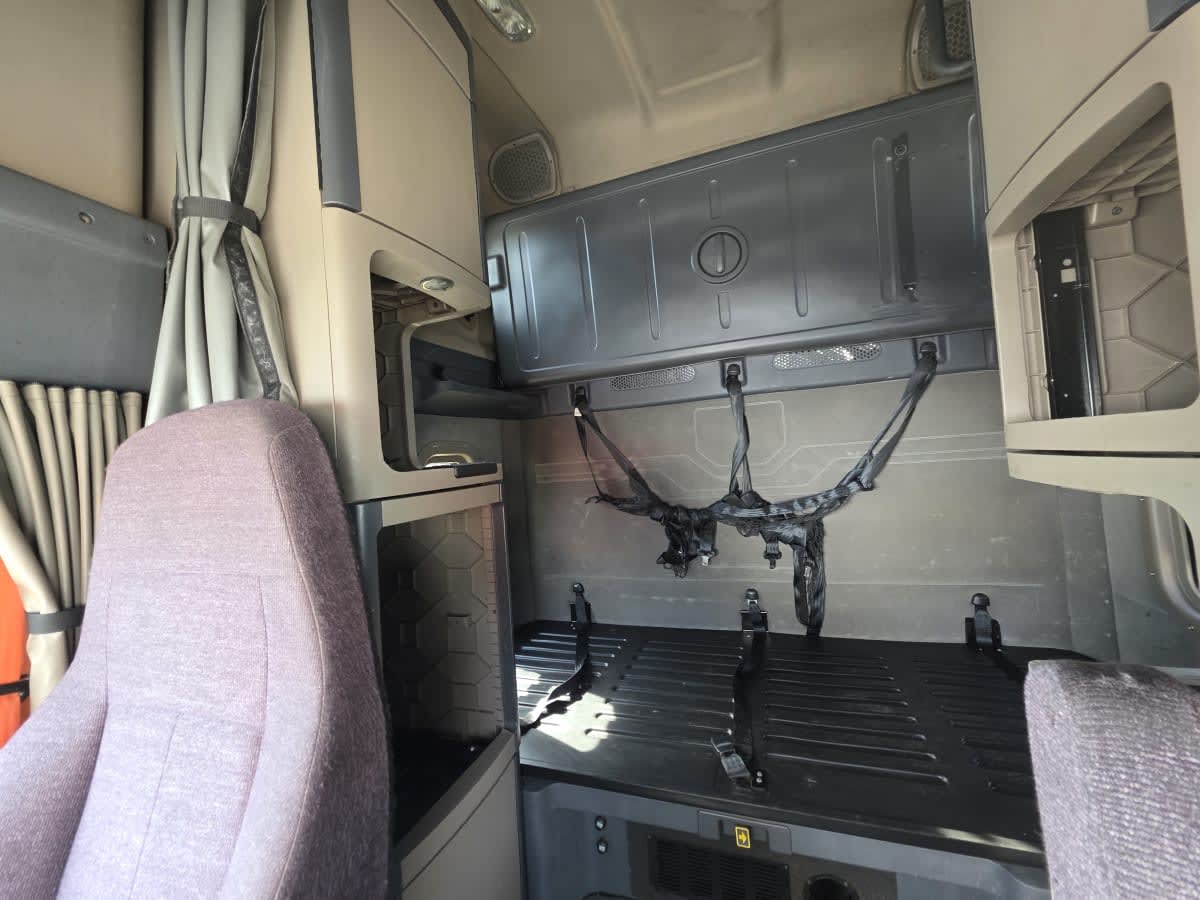 2020 Freightliner/Mercedes CASCADIA 125 881431