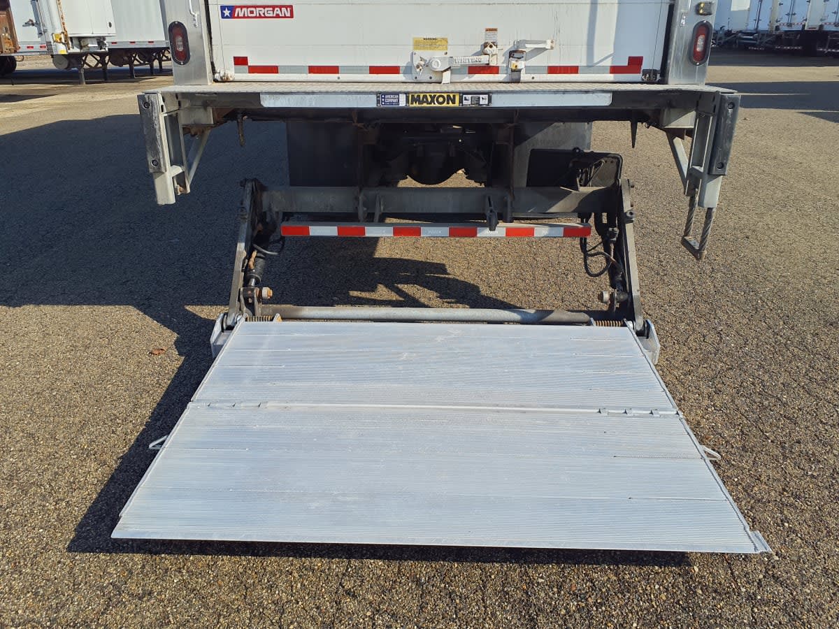 2020 Freightliner/Mercedes M2 106 881445