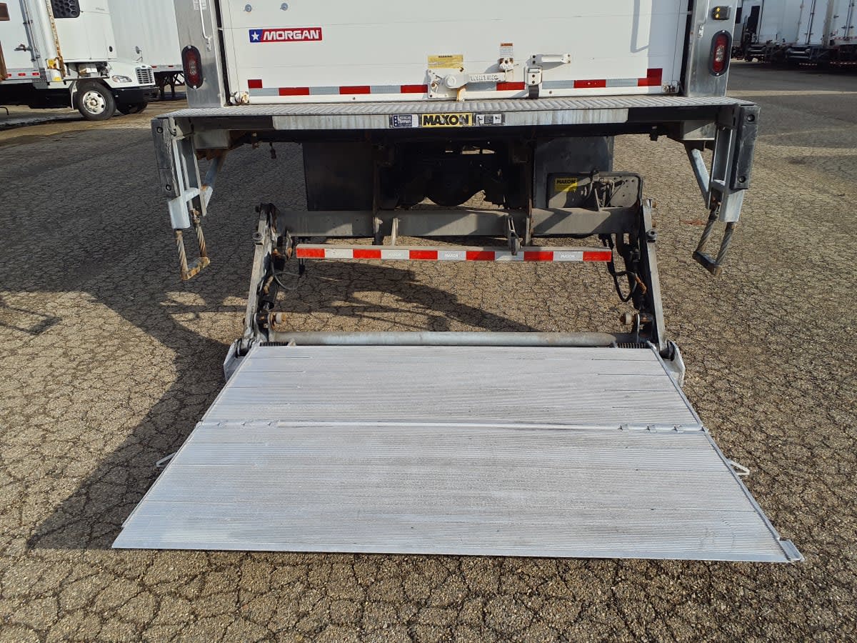 2020 Freightliner/Mercedes M2 106 881446