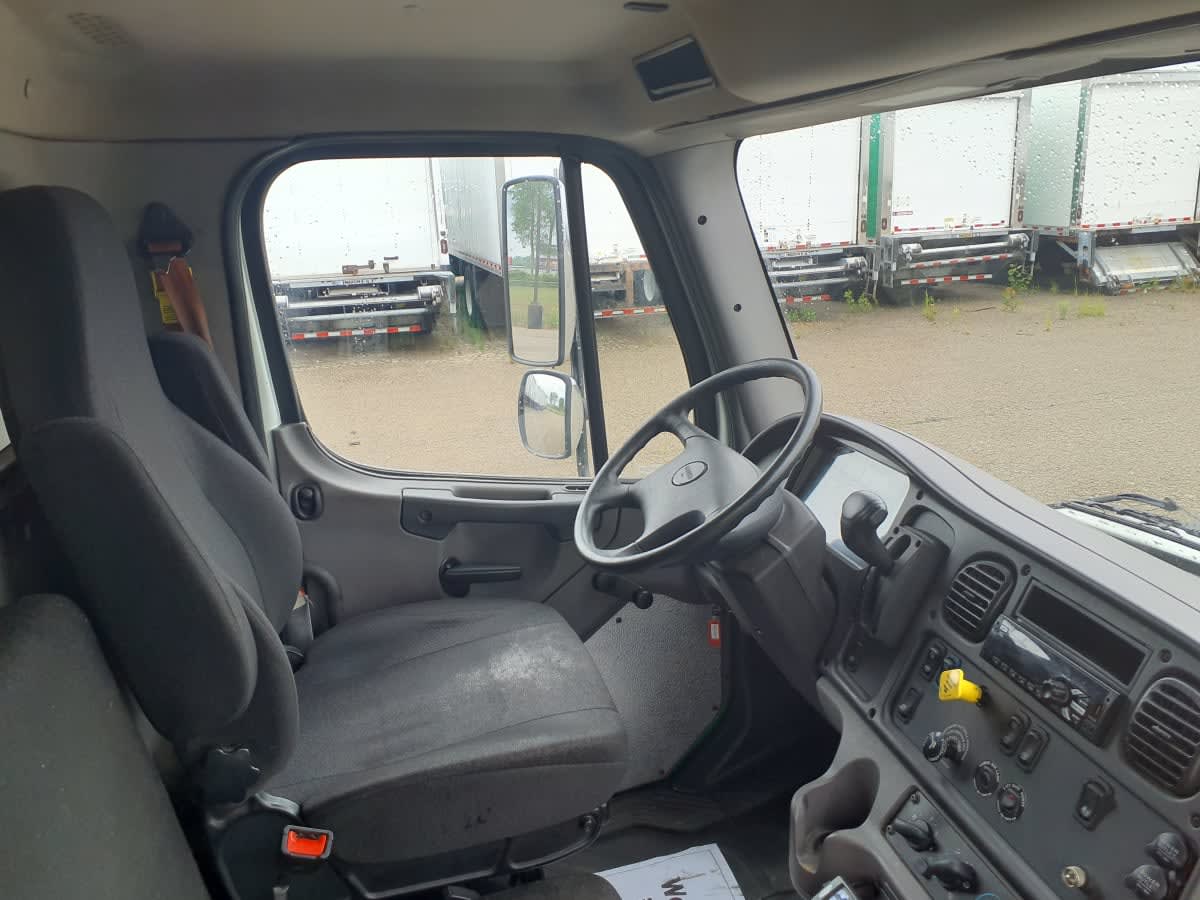 2020 Freightliner/Mercedes M2 106 881447