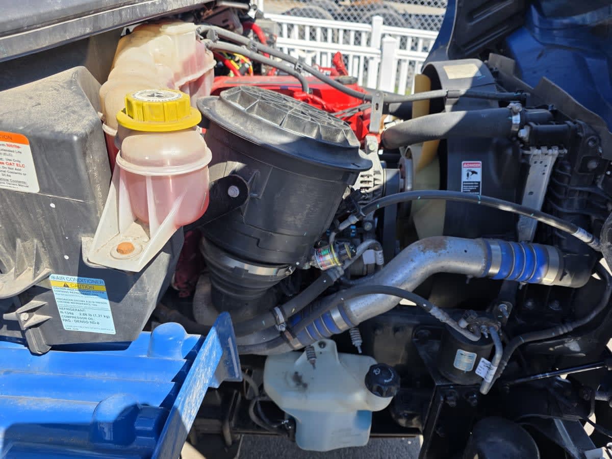 2020 Freightliner/Mercedes M2 106 881467