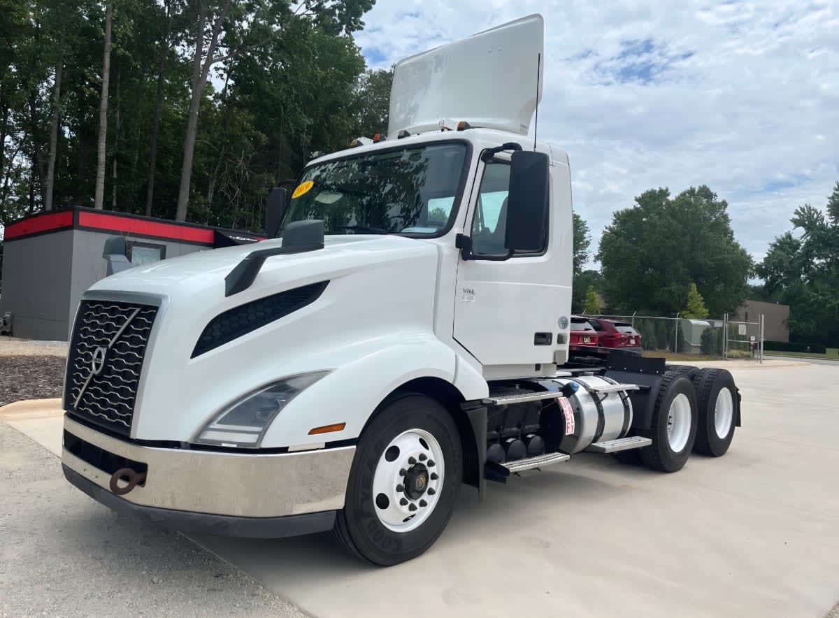 2019 VOLVO VNL64T-300 881545
