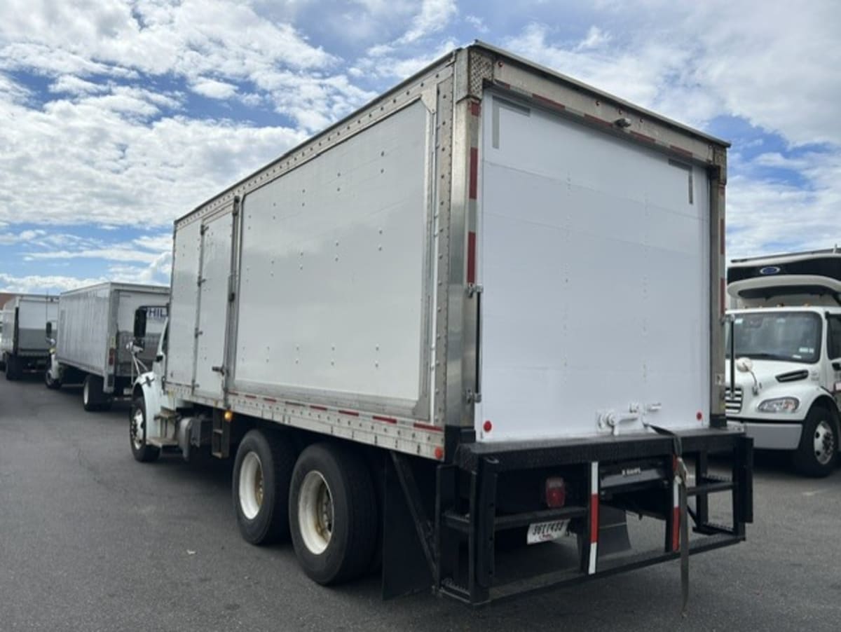 2019 Freightliner/Mercedes M2 106 881572