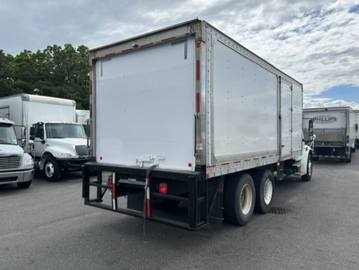 2019 Freightliner/Mercedes M2 106 881572