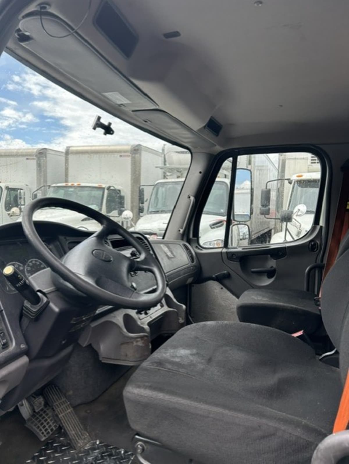 2019 Freightliner/Mercedes M2 106 881572