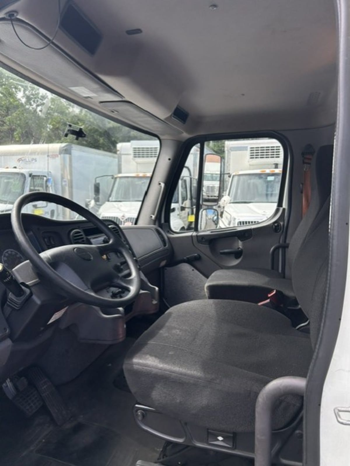 2019 Freightliner/Mercedes M2 106 881579