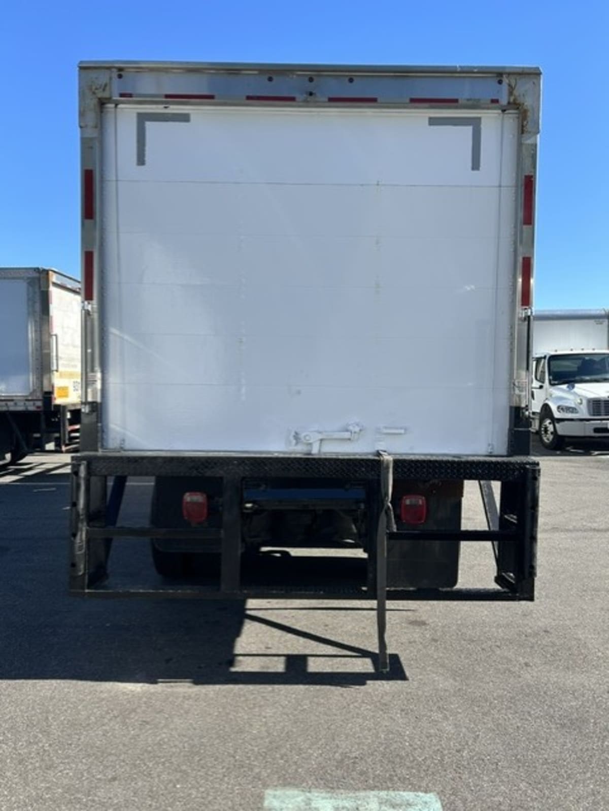 2019 Freightliner/Mercedes M2 106 881580