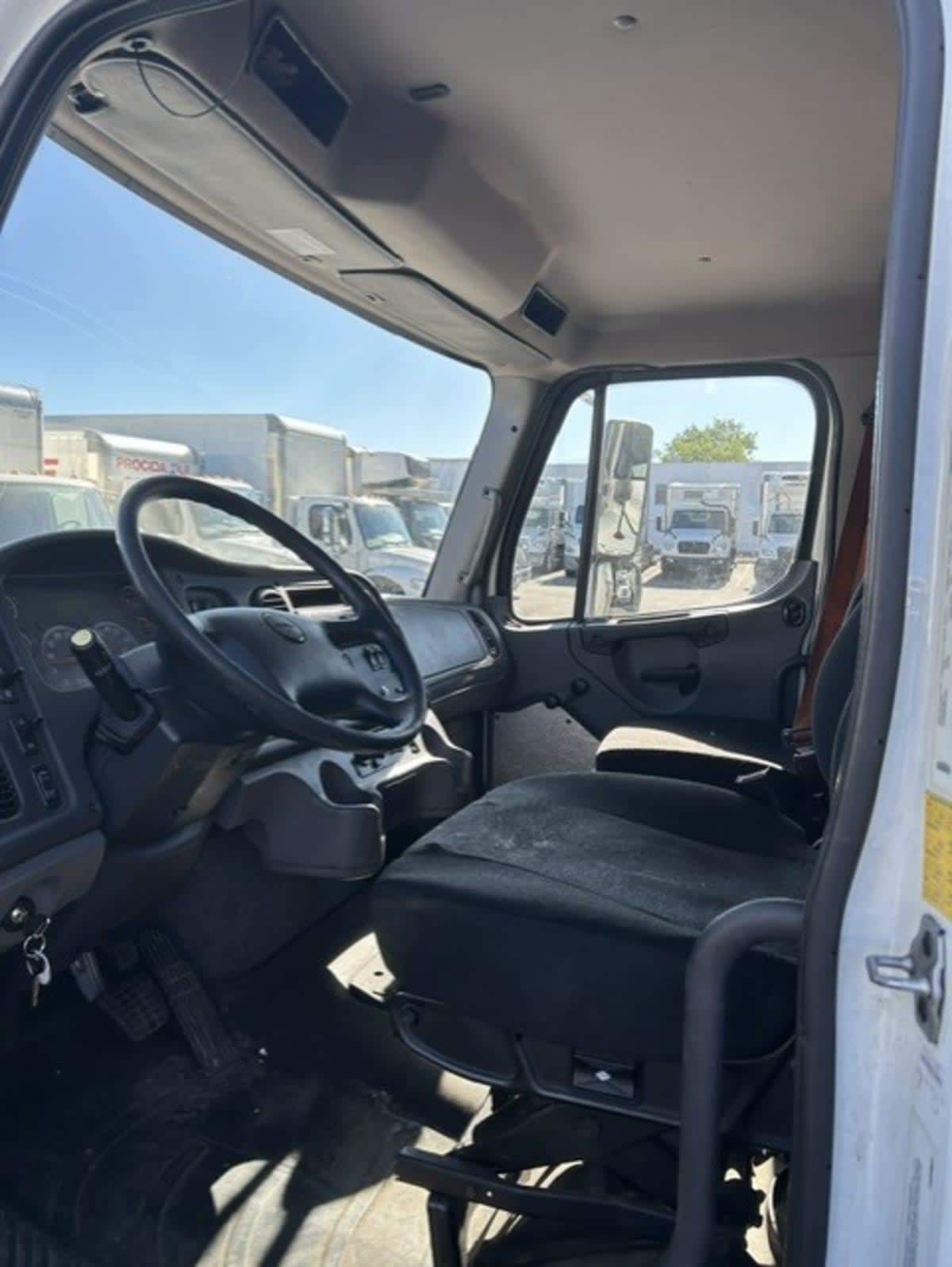 2019 Freightliner/Mercedes M2 106 881580