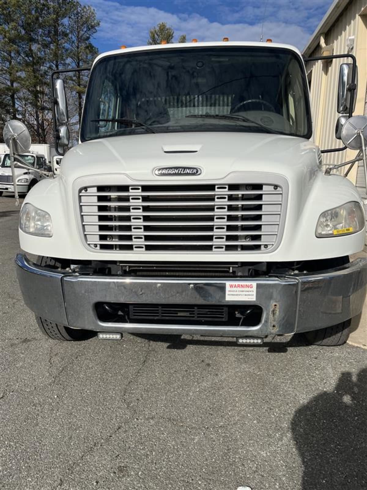 2020 Freightliner/Mercedes M2 106 881585