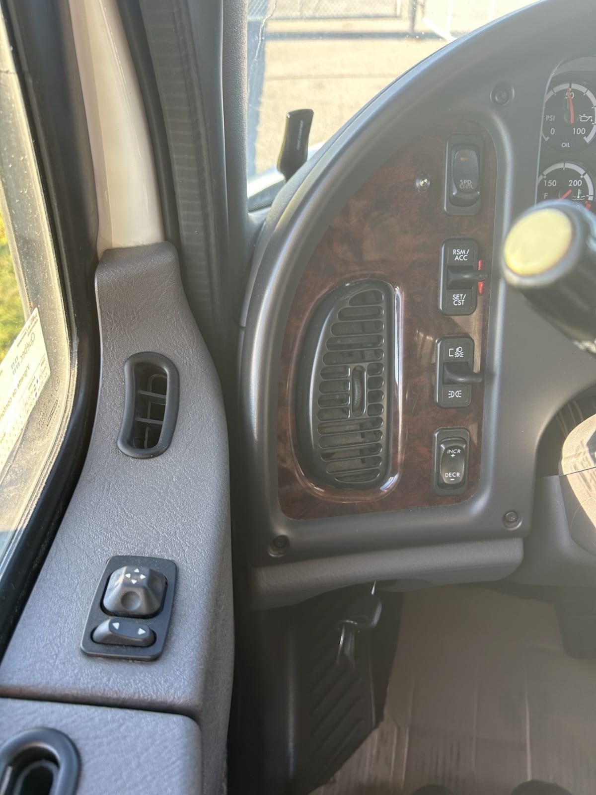 2019 Freightliner/Mercedes M2 106 881619