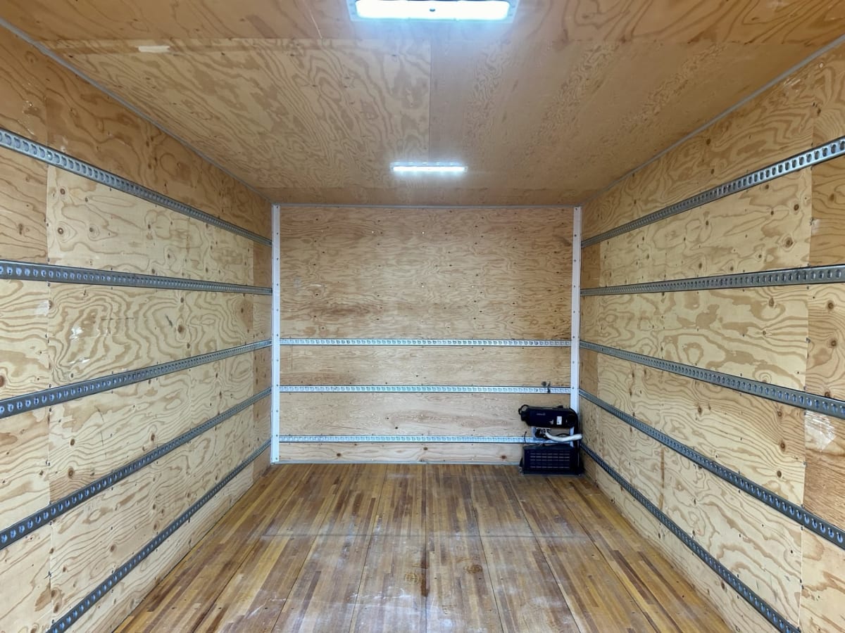 2019 Freightliner/Mercedes M2 106 881619