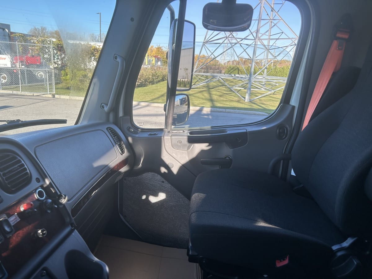 2019 Freightliner/Mercedes M2 106 881619