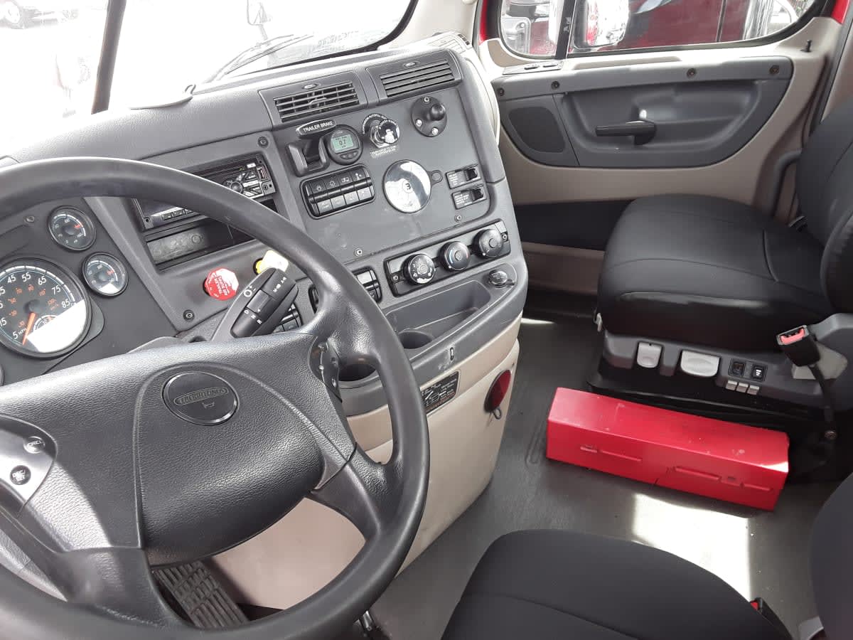 2020 Freightliner - image 7