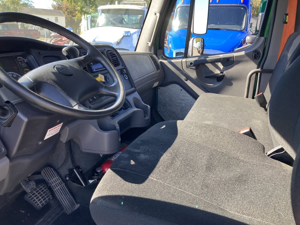 2019 Freightliner/Mercedes M2 106 881683