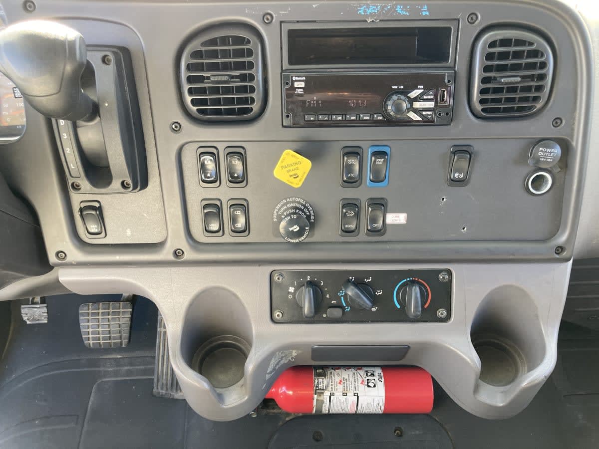 2019 Freightliner/Mercedes M2 106 881683