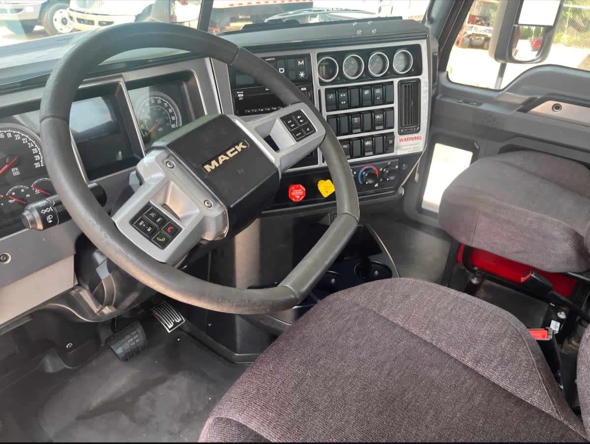 2020 Mack Anthem in Greensboro, NC — photo 7