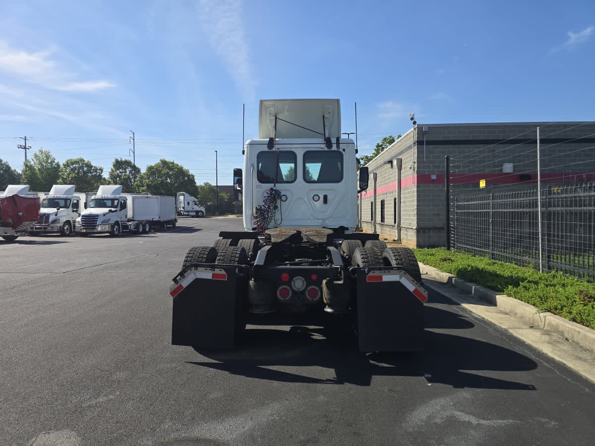 2020 Freightliner Cascadia in Atlanta, GA — photo 5