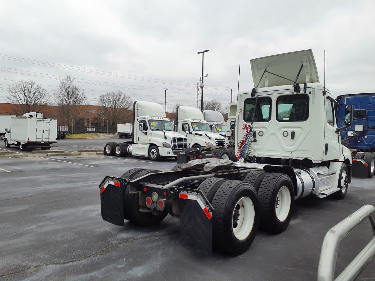 2020 Freightliner - image 4