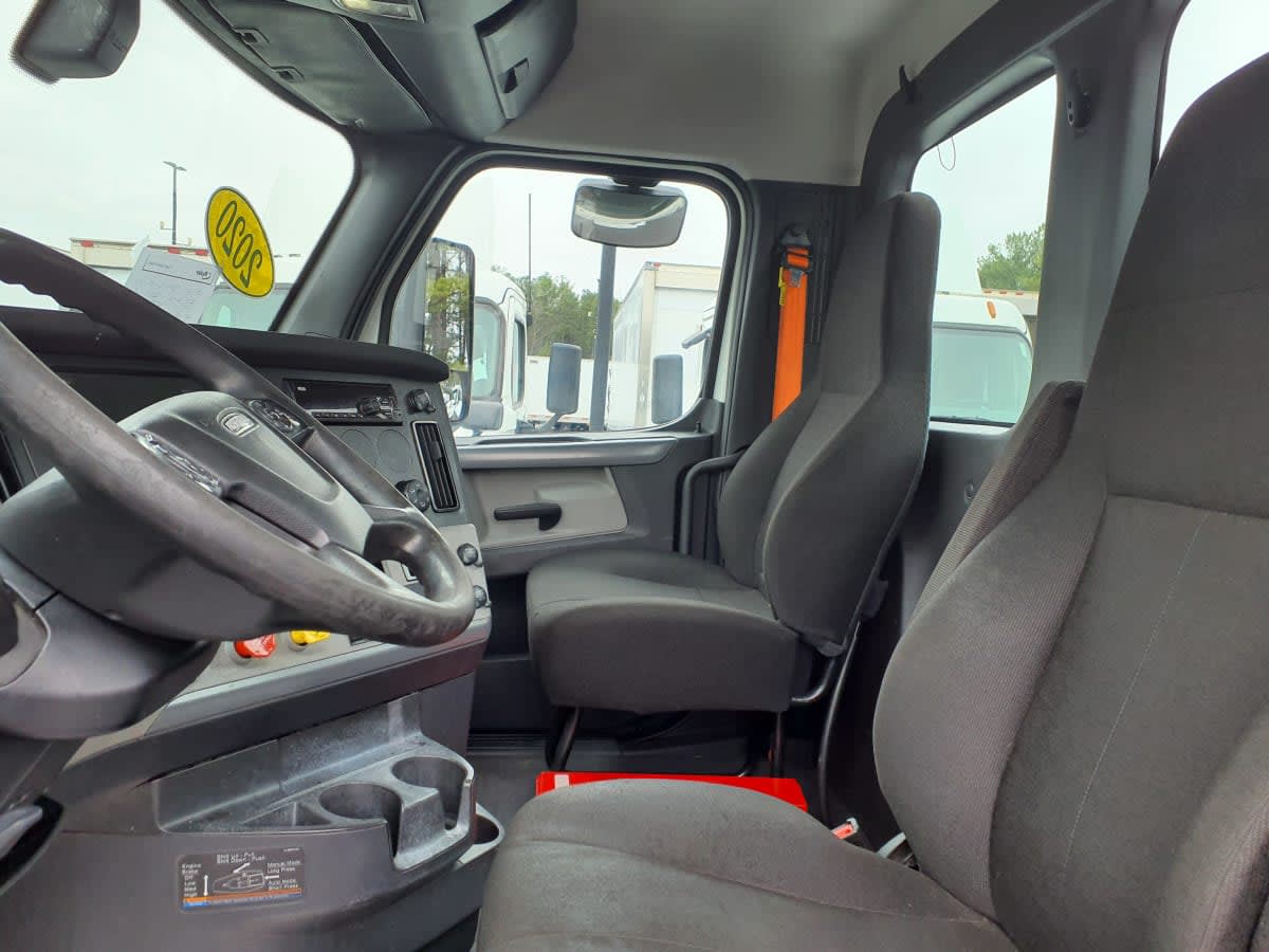 2020 Freightliner - image 7