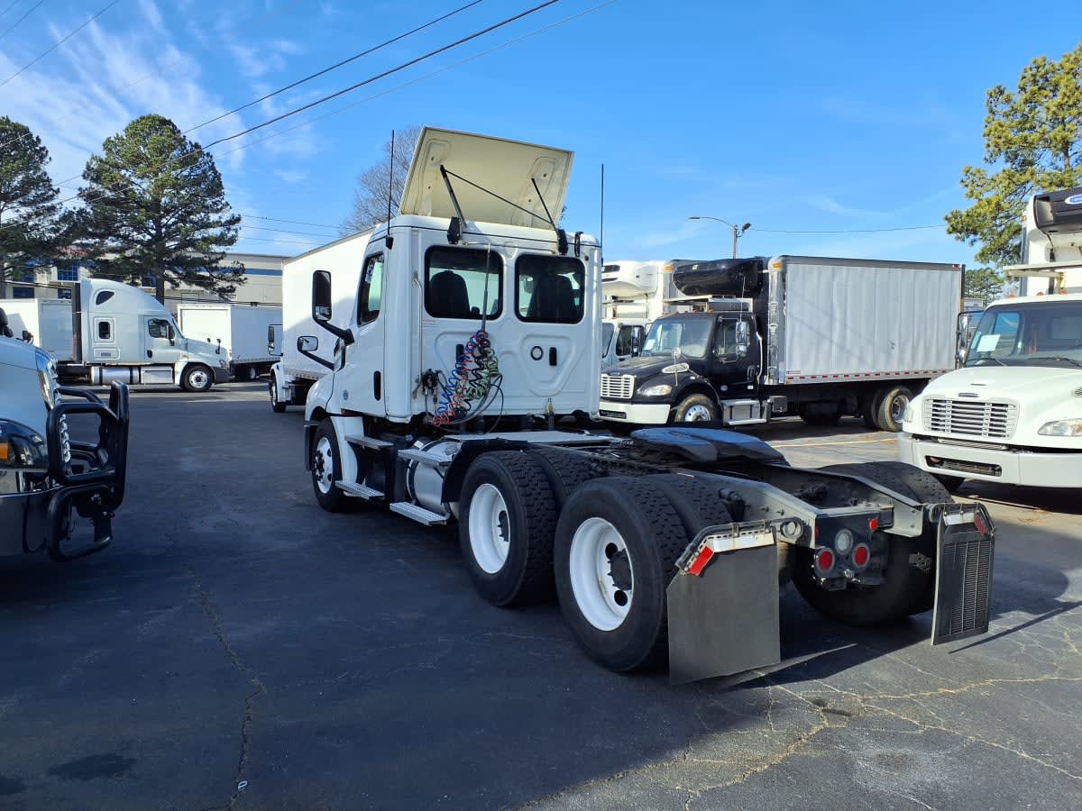 2020 Freightliner - image 6