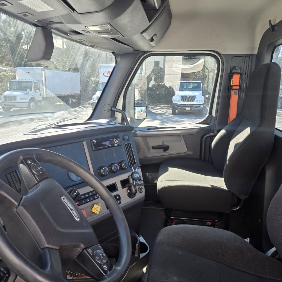 2020 Freightliner - image 7