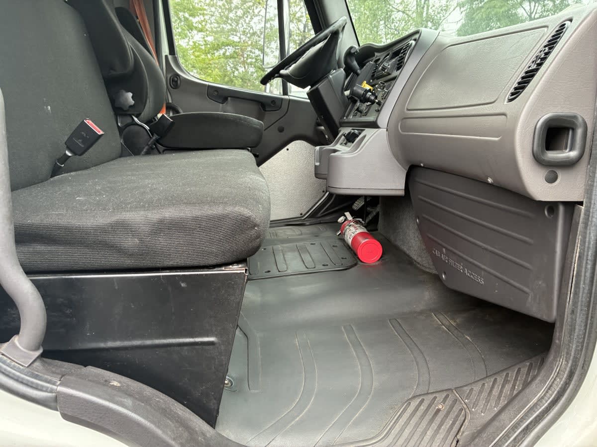2019 Freightliner/Mercedes M2 106 881842