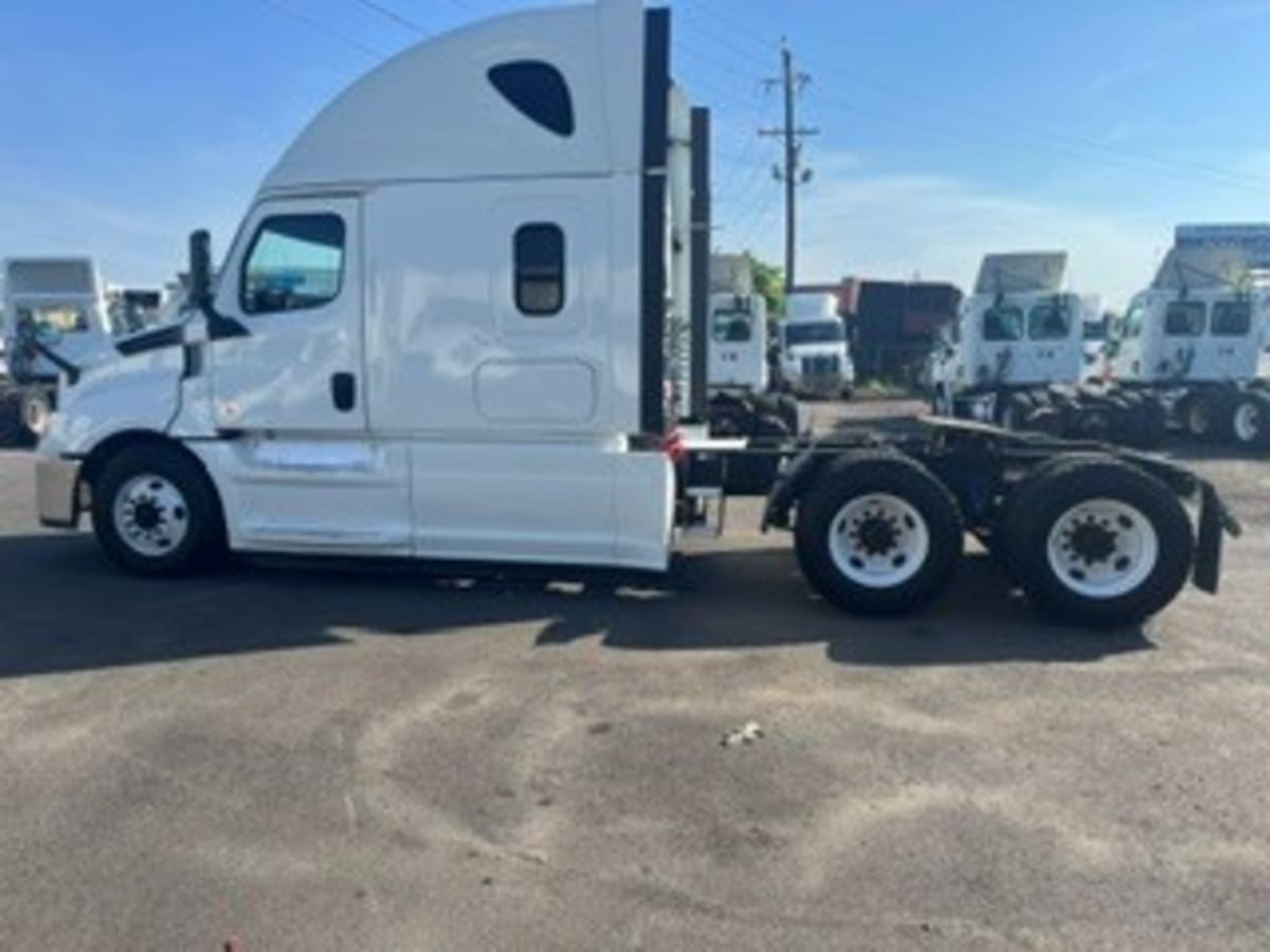 2019 Freightliner/Mercedes NEW CASCADIA PX12664 881885