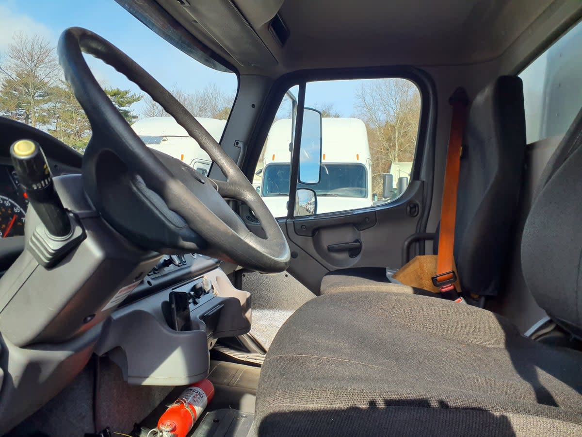 2019 Freightliner/Mercedes M2 106 882054